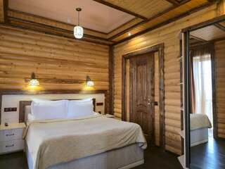 Гостиница Рафаэль Железноводск Люкс с кроватью размера «king-size» и гидромассажной ванной-8