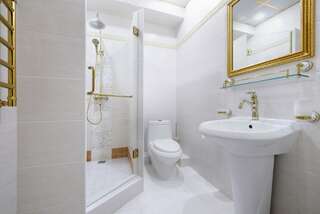 Гостиница Рафаэль Железноводск Люкс с кроватью размера «king-size» и гидромассажной ванной-14