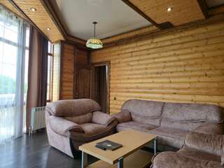 Гостиница Рафаэль Железноводск Люкс с кроватью размера «king-size» и гидромассажной ванной-7